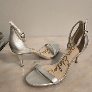SAM EDELMAN SILVER LEATHER PATTI HEELS 8